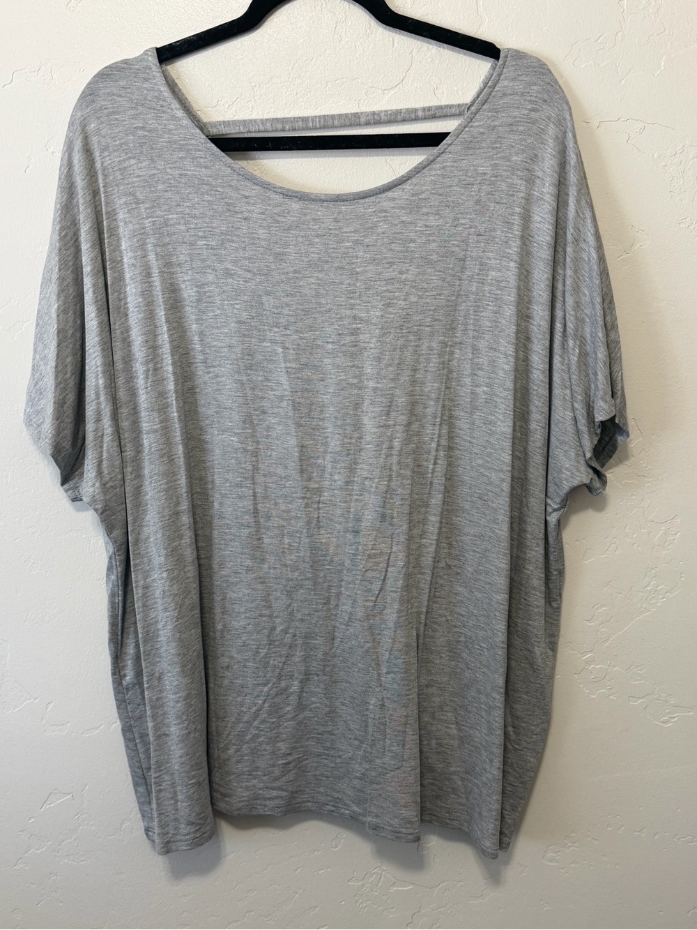 Lightweight Gray Women’s Scoop Neck Top with Open Back Detail - 3X